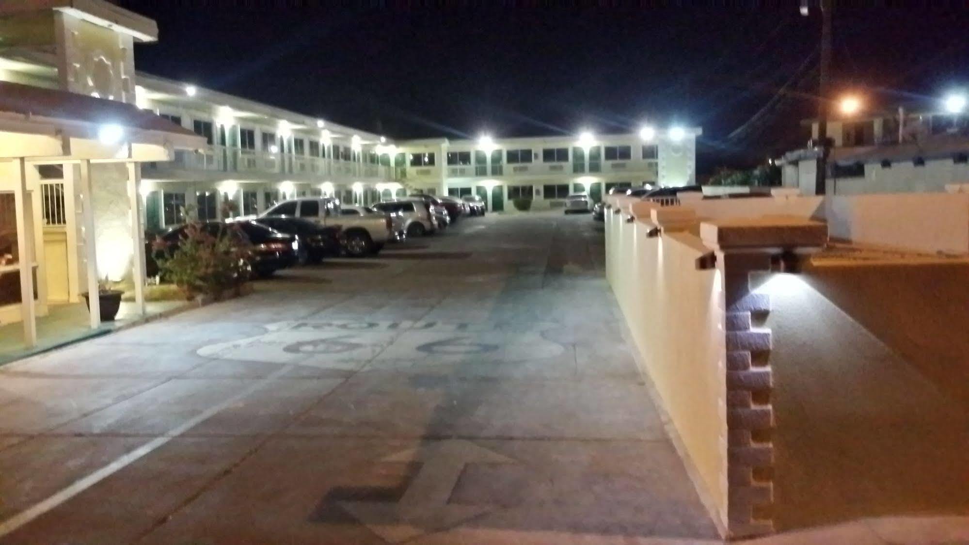 Desert Mirage Inn & Suites Needles Exterior photo